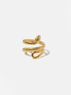 Venom Queen Ring
