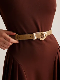 Versatile Buckle Slim Leather Belt