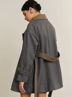 Versatile Contrast Collar Belted Wool Coat