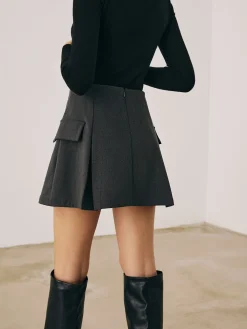Versatile Side Pleated Mini Skirt