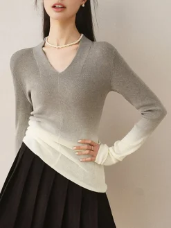 V-Neck Gradient Slim Knit Top