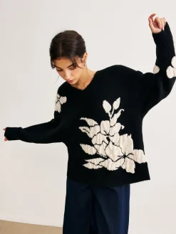 V-Neck Knit-Floral Shift Sweater