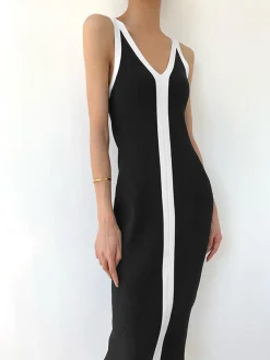 V-Neck Monochrome Long Dress