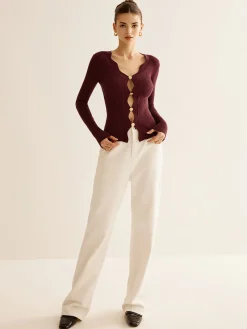 Wave Trim Cutout Slim Knit Top