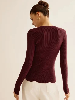 Wave Trim Cutout Slim Knit Top